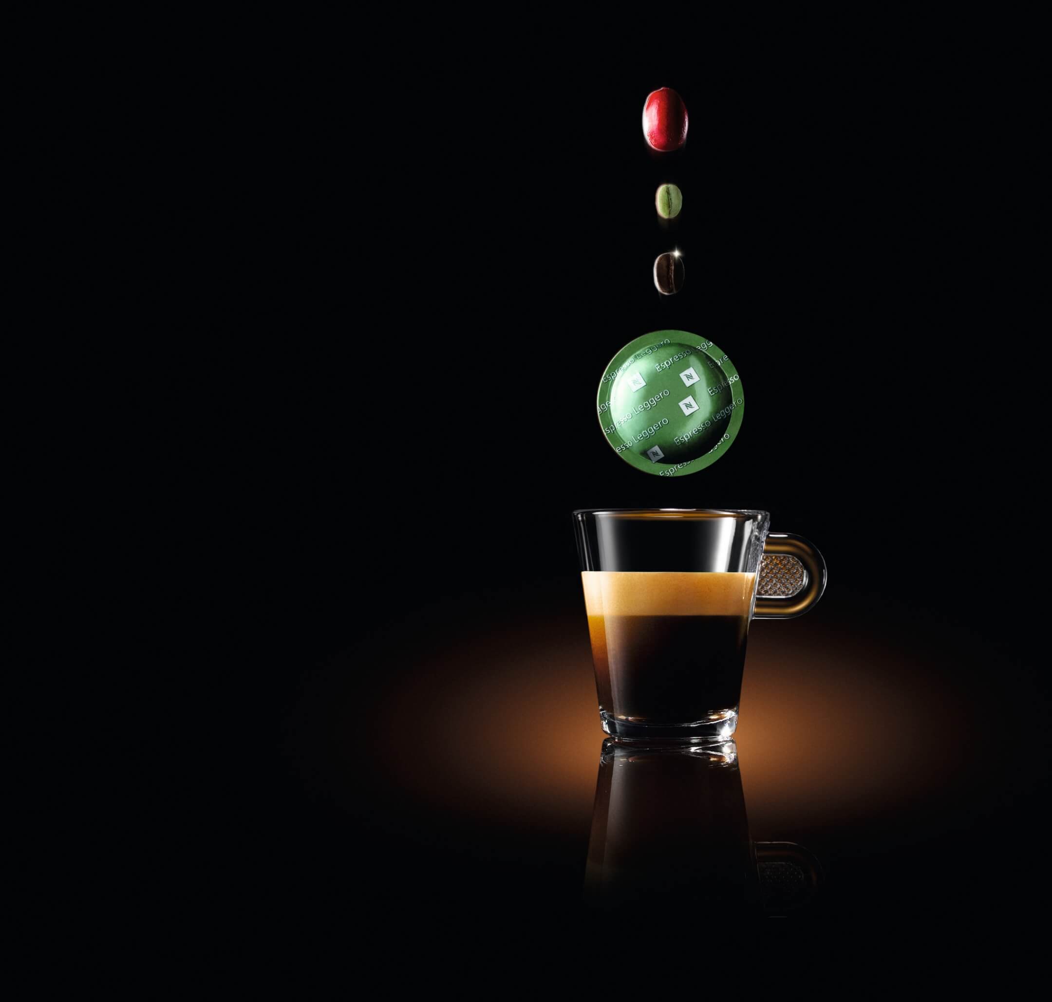 コーヒー豆から最終的にカップの中のコーヒーになるまでの過程を表現したビジュアル